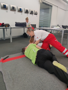Foto stabile Seitenlage Sanitäter